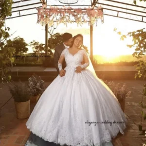 Customized Elegant and magnificent V-neck wedding dress, lace long-sleeved women's plus-size wedding dress Vestido de novia 2025